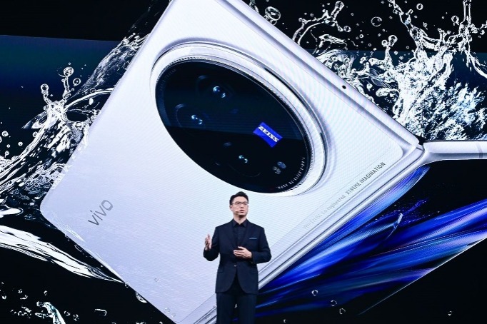 Vivo beefs up competition in foldable phones with the lightest one