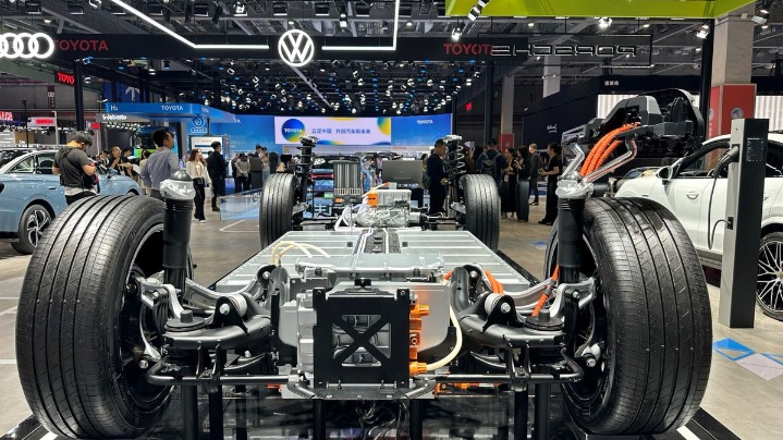 Volkswagen speeds up investment in electric vehicles in China