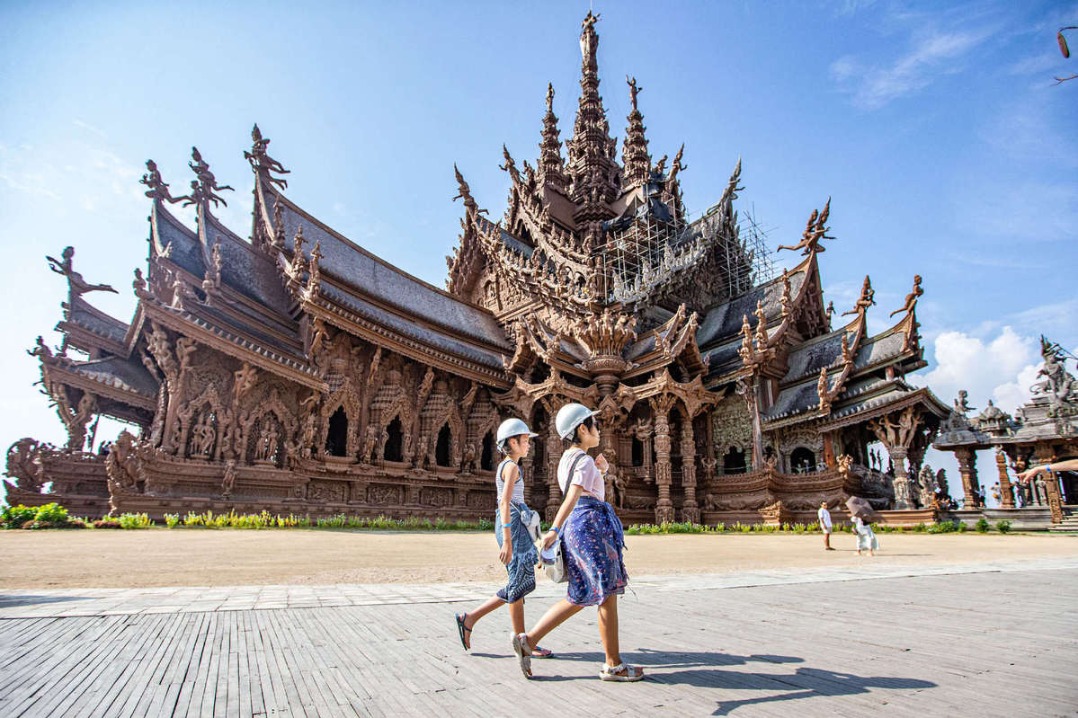 China handles nearly 5.19m  entry-exit trips during Qingming holiday