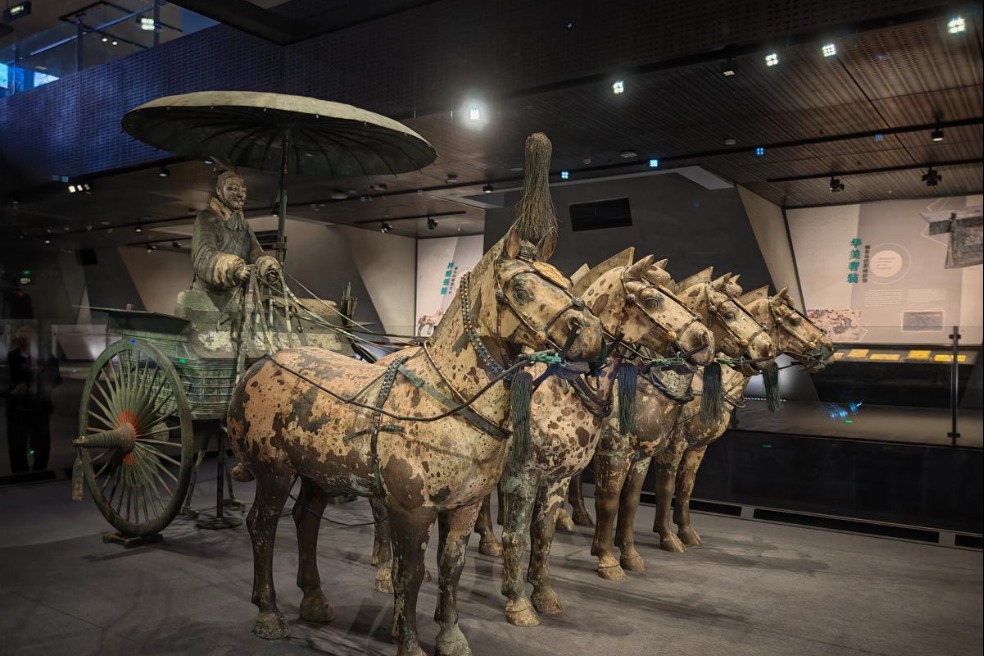 Ancient bronze chariots and horses unveiled in Xi'an after restoration