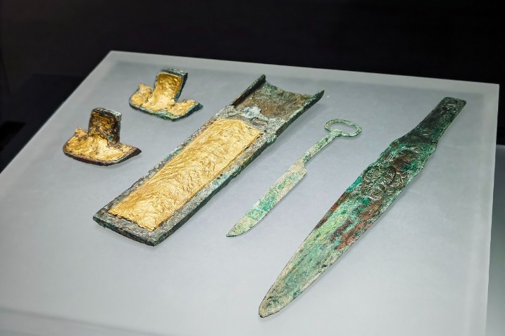 Chongqing exhibition sheds light on artifacts discovered in Three Gorges