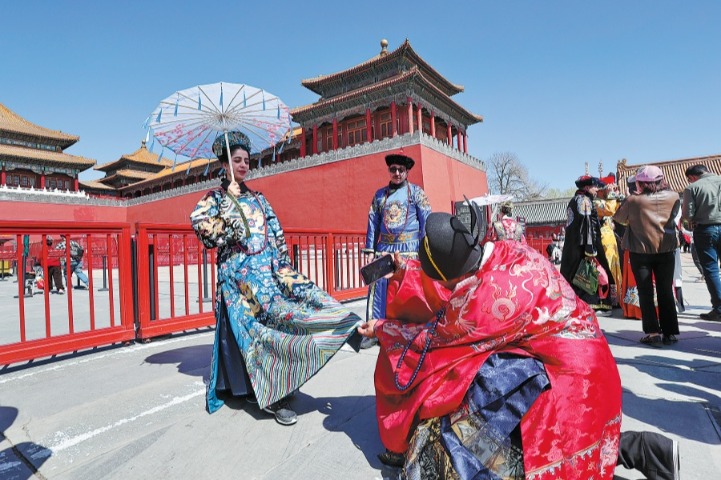 Number of foreign visits increases over threefold