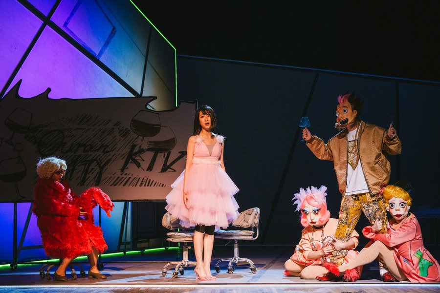 Theatrical production mesmerizes audience with puppetry