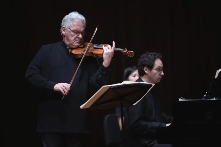 Violinist adds a highlight to music festival in Beijing