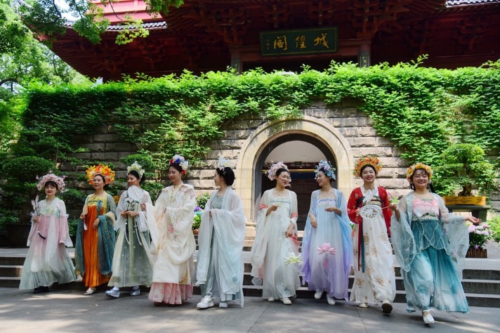 Hydrangea exhibition dazzles visitors in Hangzhou
