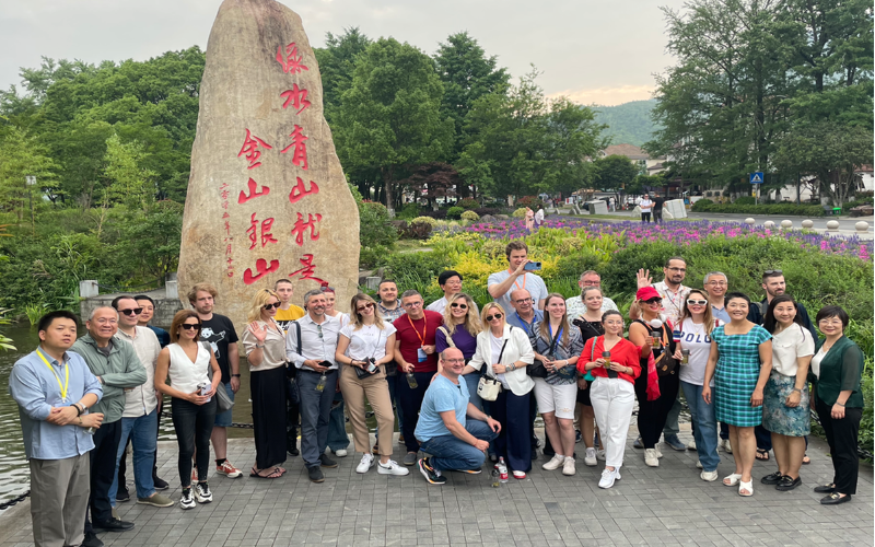 Journalists astounded by China's clever green development