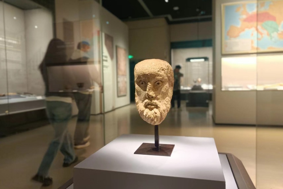 Luxembourg returns China's favor with exhibit in Henan