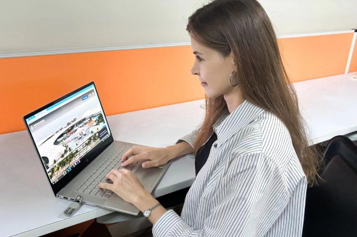 Hainan Free Trade Port launches English enquiry platform