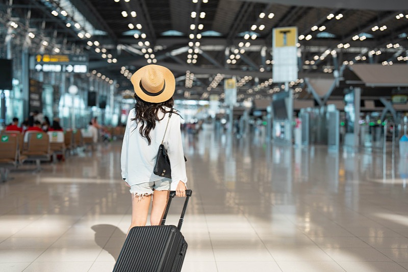 Border authorities record big surge in travelers