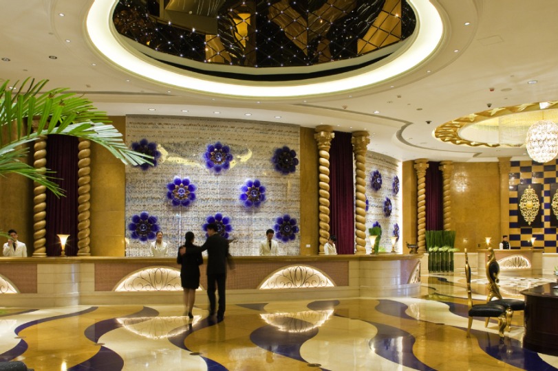 Hotels must enhance services for foreign guests