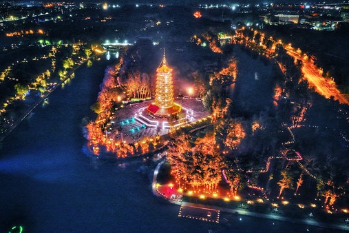 Summer splendor unveiled at Badaling Great Wall