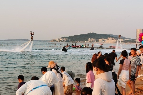 China moves to advance public services in tourism sector