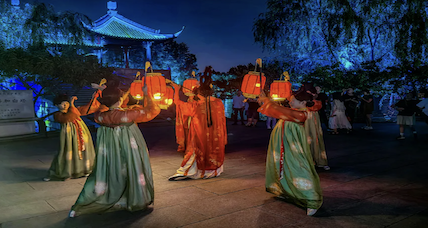 Night life dazzles in Yangzhou