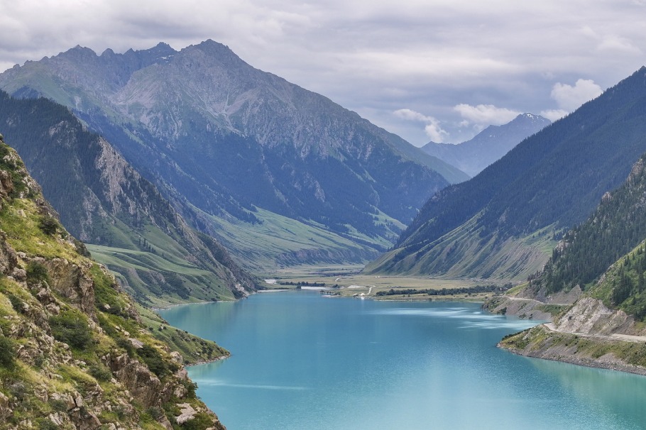 China schedules over 150 special tourist trains to Xinjiang