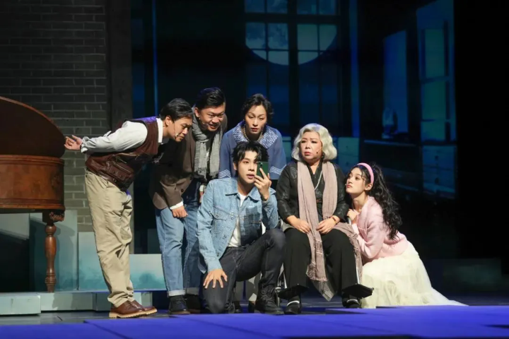 Musical bridges love stories between piano