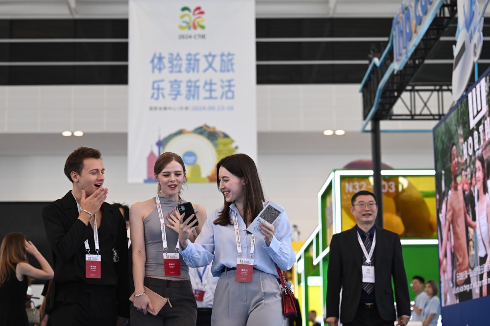 China's smart tourism applications offer unique experiences to foreign travelers