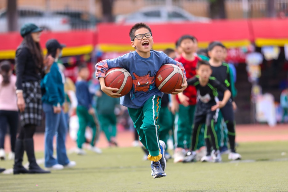 China to ensure 2 hours of daily physical activities for primary, middle school students