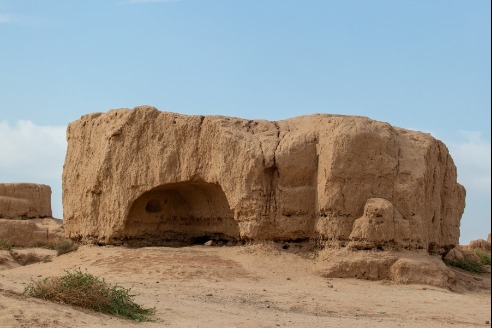 Ancient city ruins reveal Silk Road history