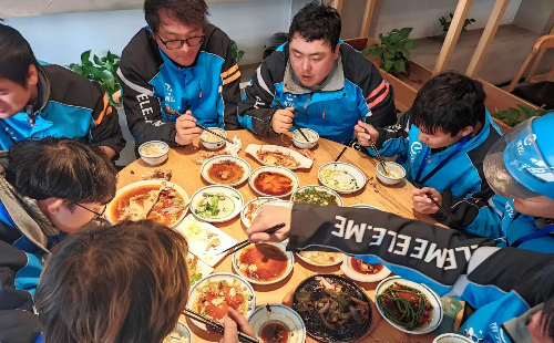 Ningbo restaurants cater to couriers 