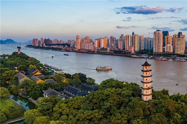 Wenzhou opens arms to intl travelers