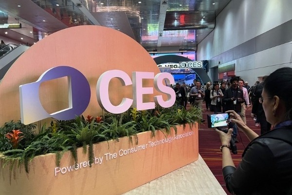 Tech from automakers wows CES