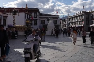 Canadian professor recommends visit to Xizang