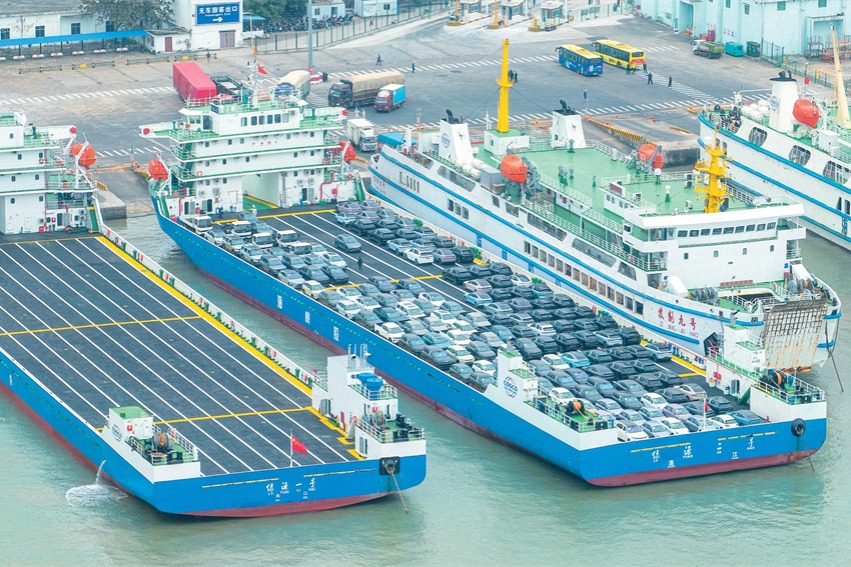 Hainan stretches ferrying legs for Spring Festival travel rush