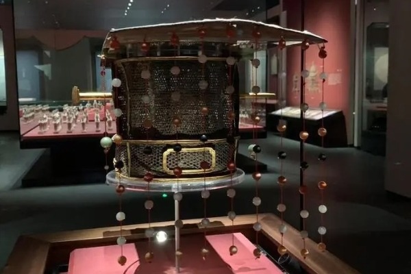 Ming Dynasty royal treasures on display at Shandong Museum