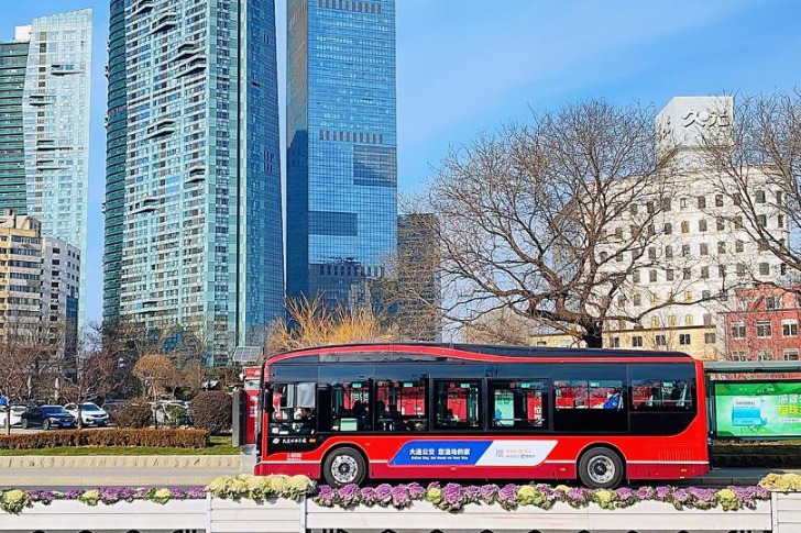 Dalian upgrades public transport