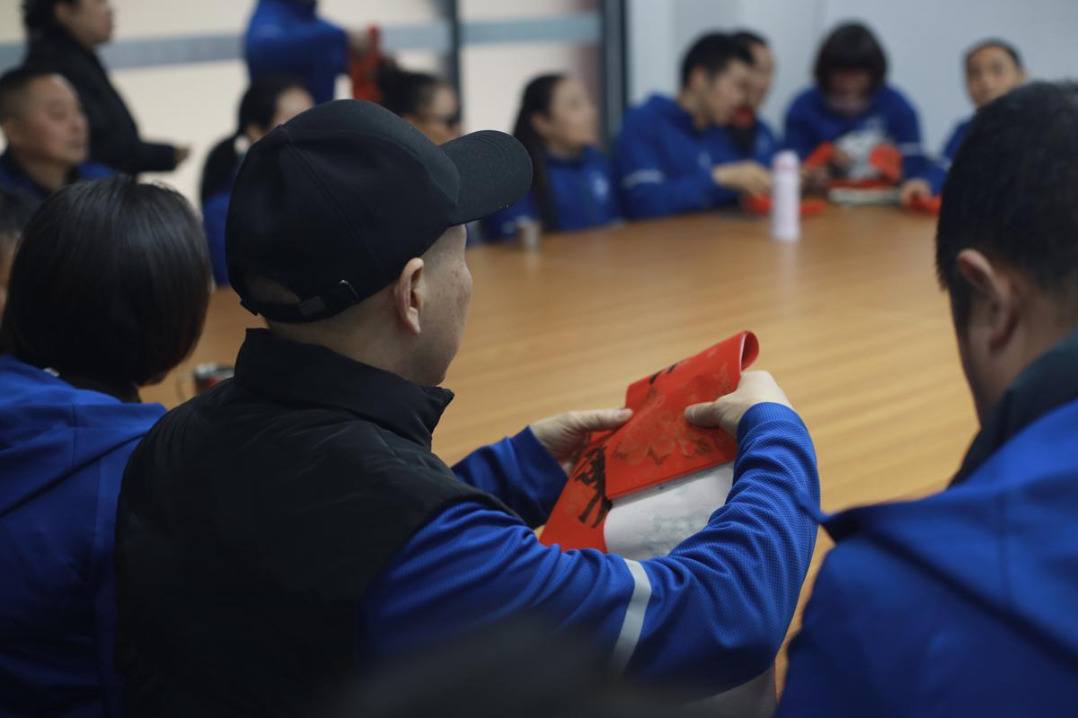 Running in the Dark hosts literature class in Chongqing