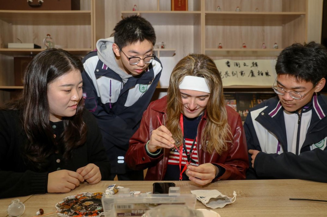 American youth engage in cultural exchange in Hebei