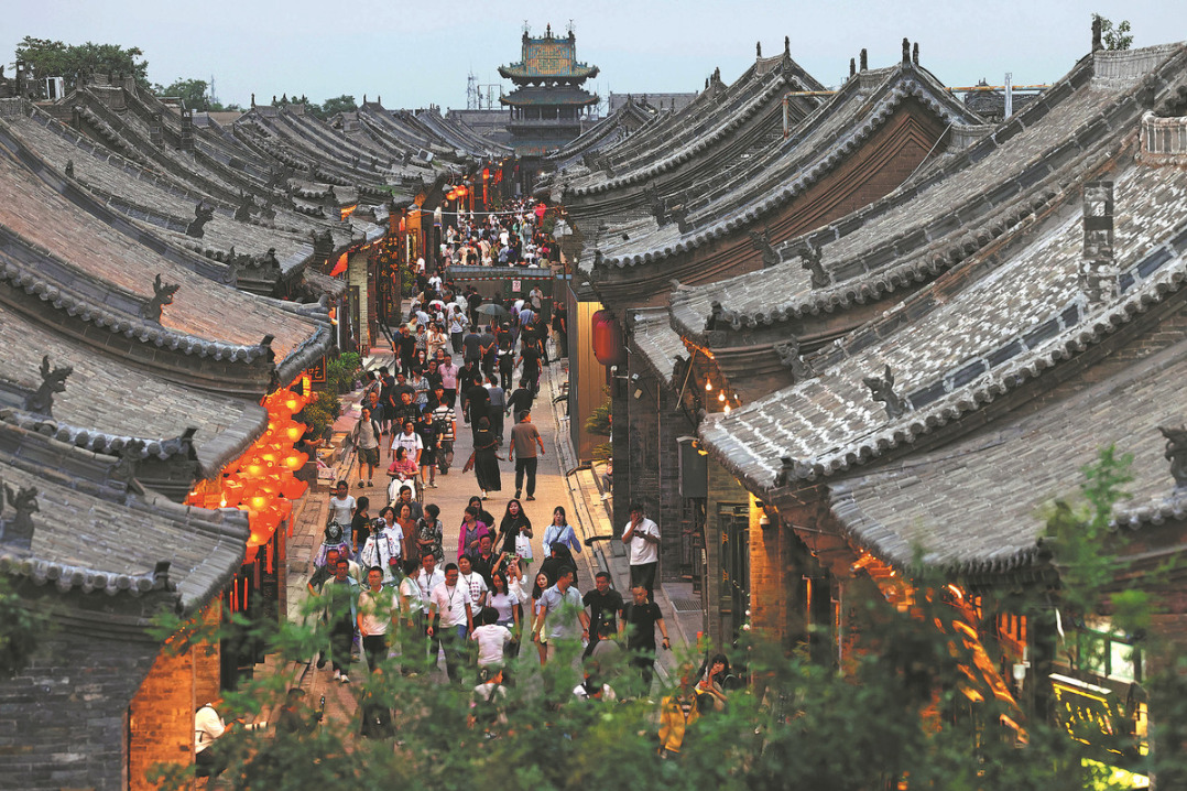 China sees domestic, cross-border travel surge in 2024