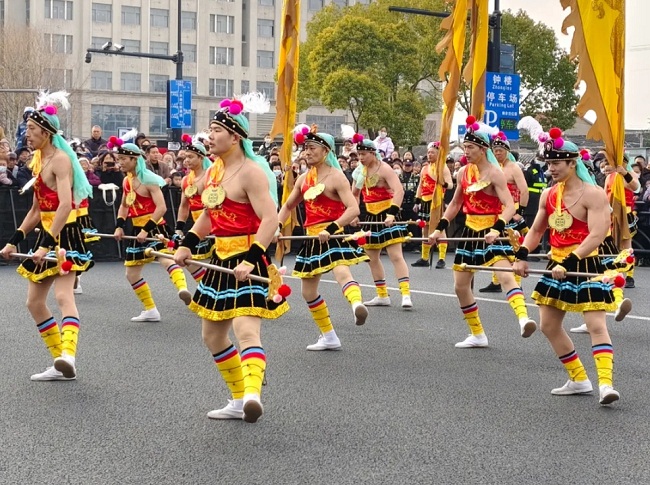 Folk parade ignites cultural enthusiasm in Nantong