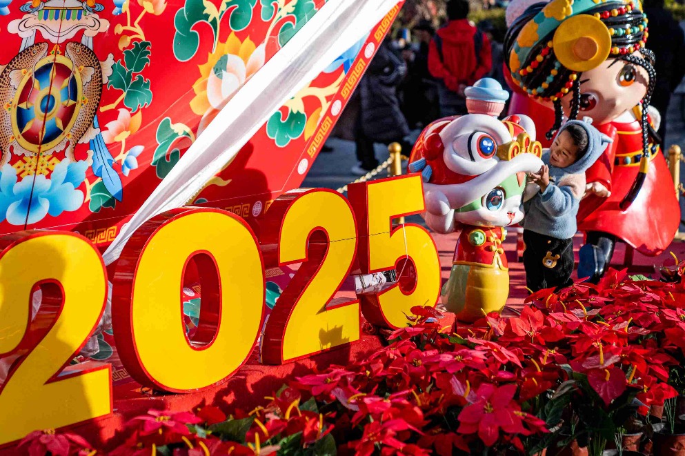 Xizang sees greater tourist influx during holiday