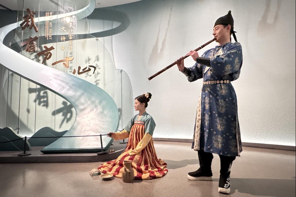 Traditional performances light up Changsha's Spring Festival