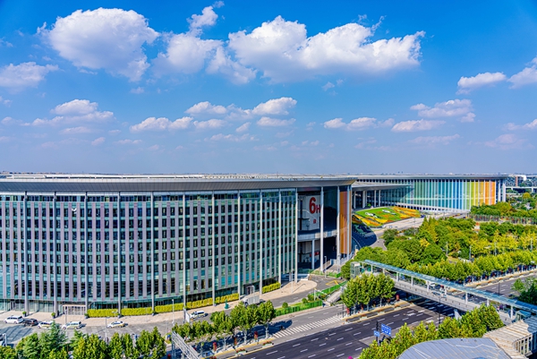 Hongqiao CBD sees booming international trade