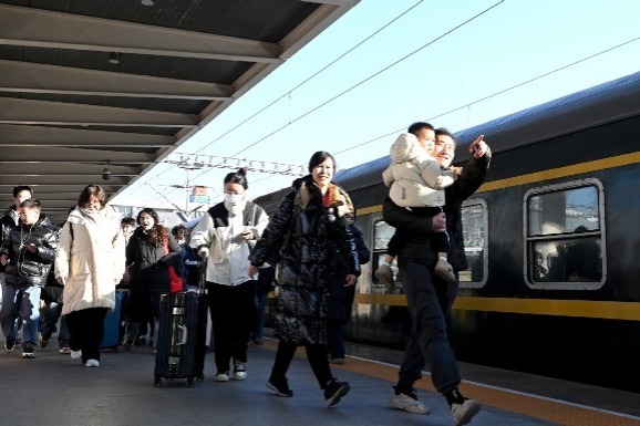 China's fixed-asset investment in railways hits 43.9b yuan in Jan