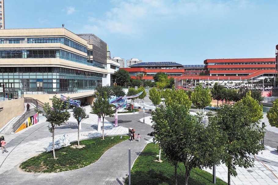 Tianjin eco-city invests in green tech research