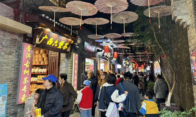 Guilin welcomes tourist surge during Spring Festival holiday