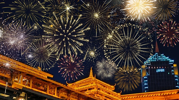 Replay: Musical firework show lights up Guilin on Lantern Festival
