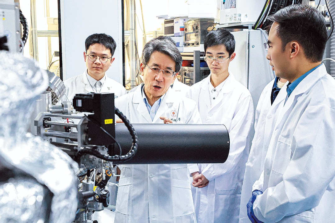 Chinese scientists develop new type of high-temperature superconductor