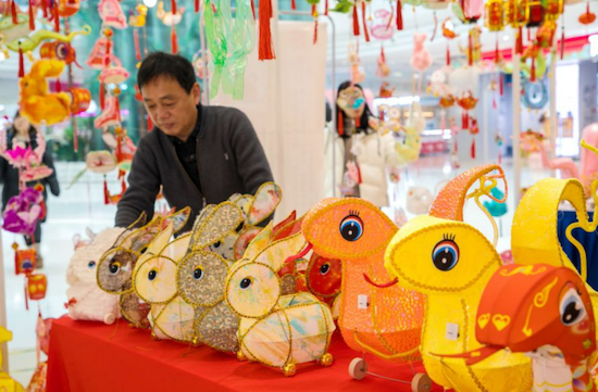 Yangzhou lantern maker gifts festive charms