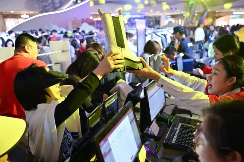 Hainan pushes full throttle to become an international tourism, consumption hub