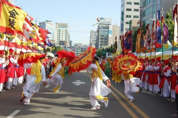 ​Shanghe yangko dance captures attention at Times Square