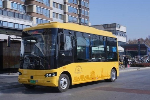 Xi'an introduces mini buses to enhance urban mobility