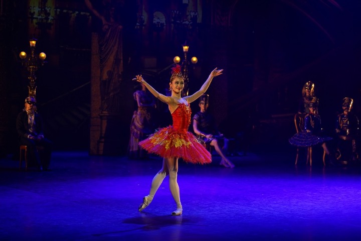 Empowering elegance: Qi Bingxue's ballet tribute on Women’s Day