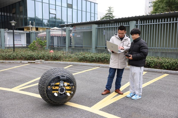 Hangzhou's spherical robot grabs global attention