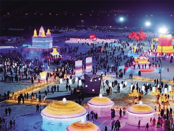 呼市冰雪节落幕.jpg
