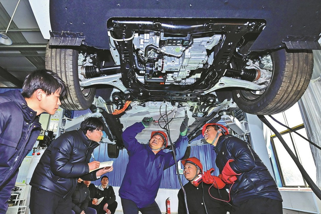 Dalian fosters vocational training development