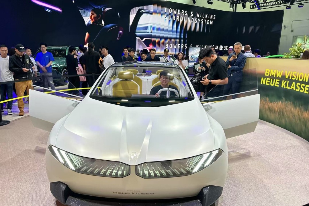 BMW partners with Huawei to develop in-car system